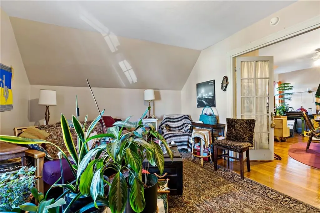122 Ontario Street Providence RI 02907