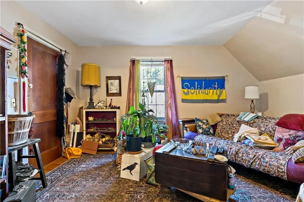 122 Ontario Street Providence RI 02907