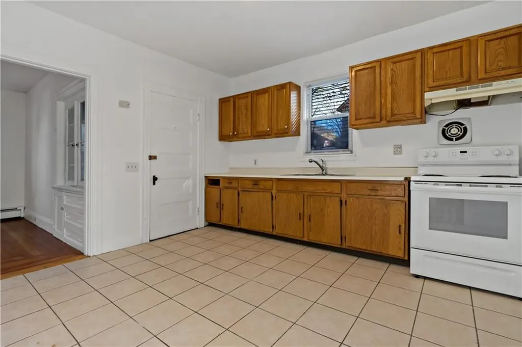 122 Ontario Street Providence RI 02907