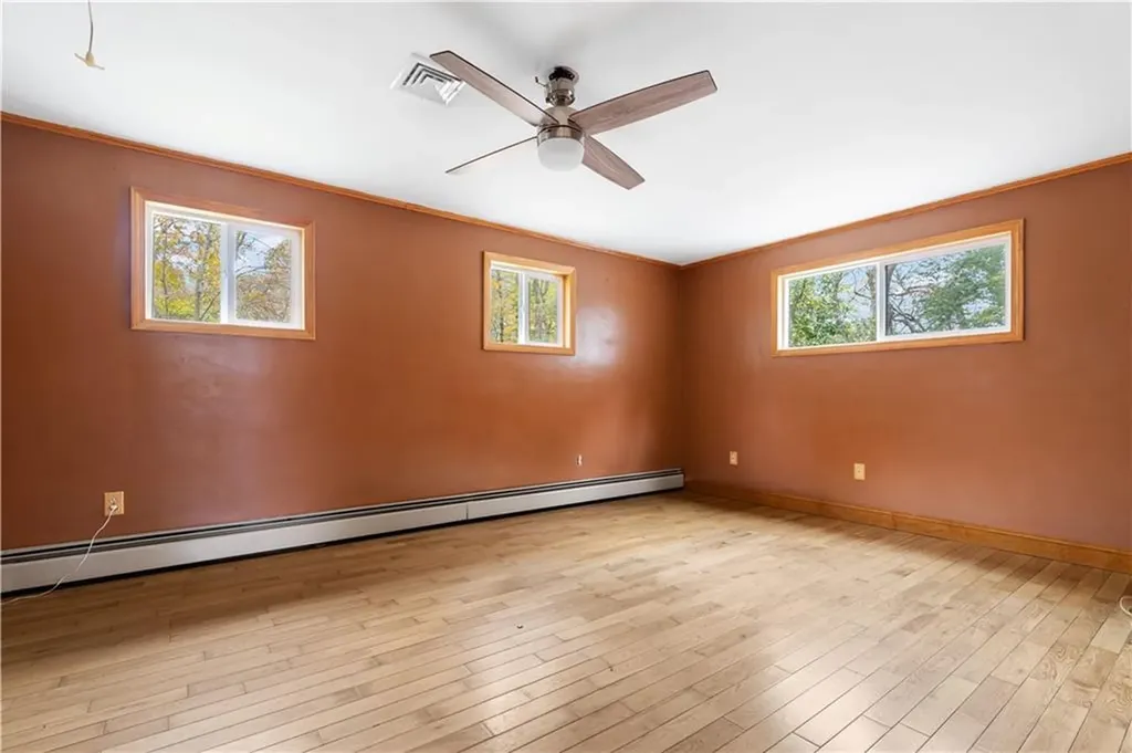 1 Hanley Lane Warren RI 02885
