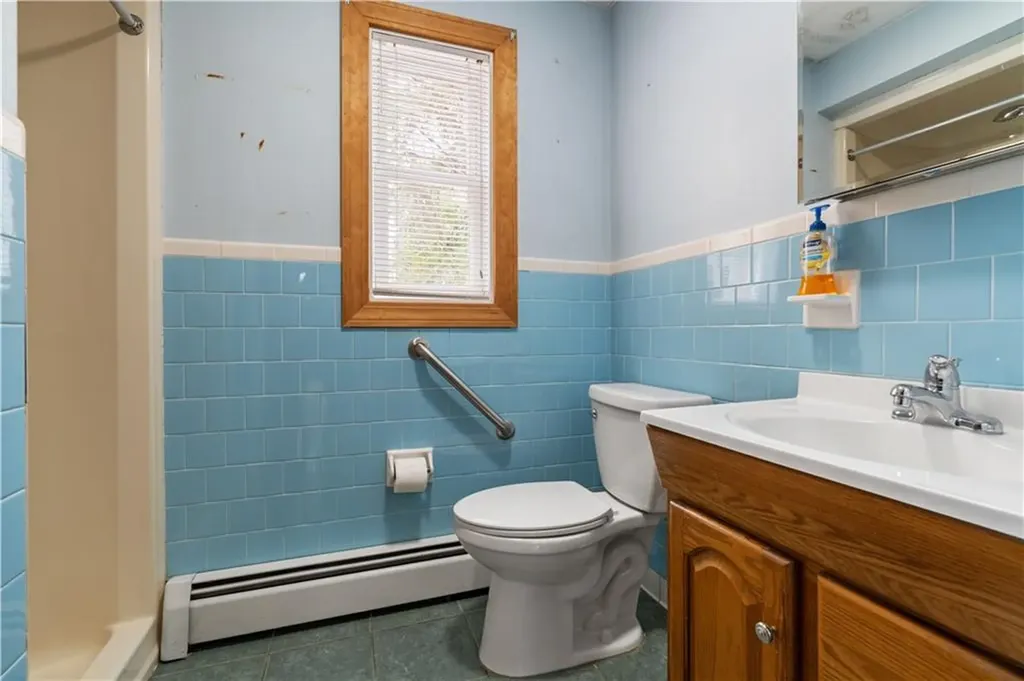 1 Hanley Lane Warren RI 02885