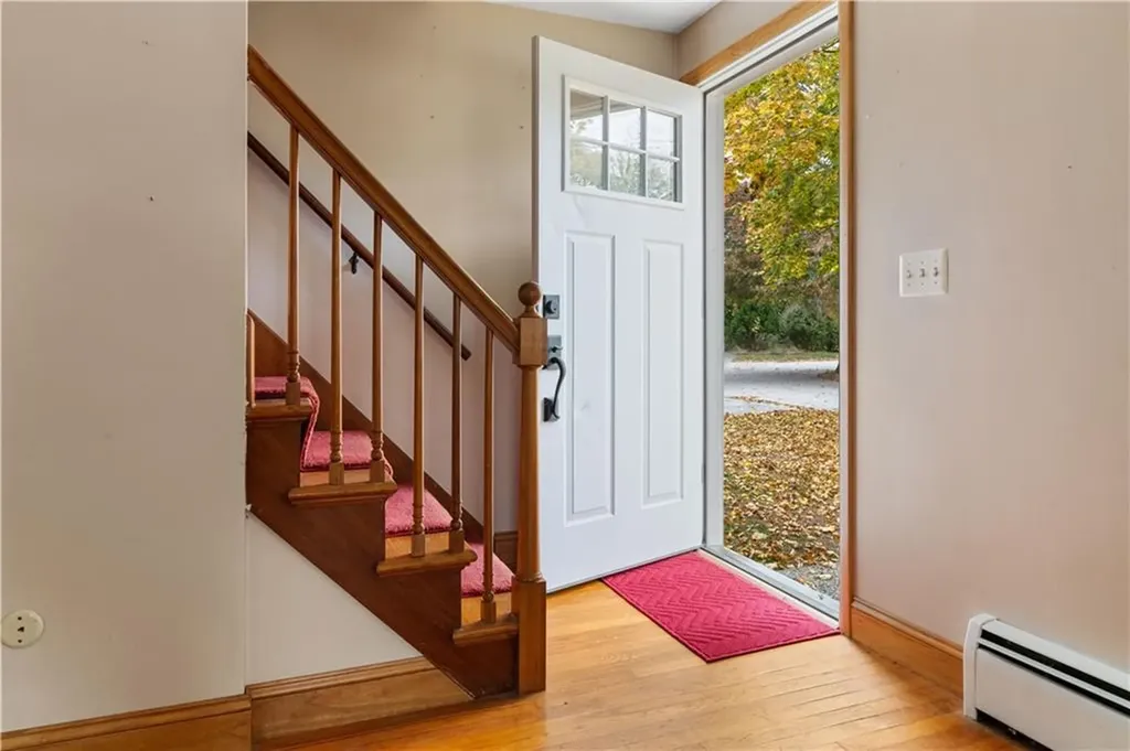 1 Hanley Lane Warren RI 02885