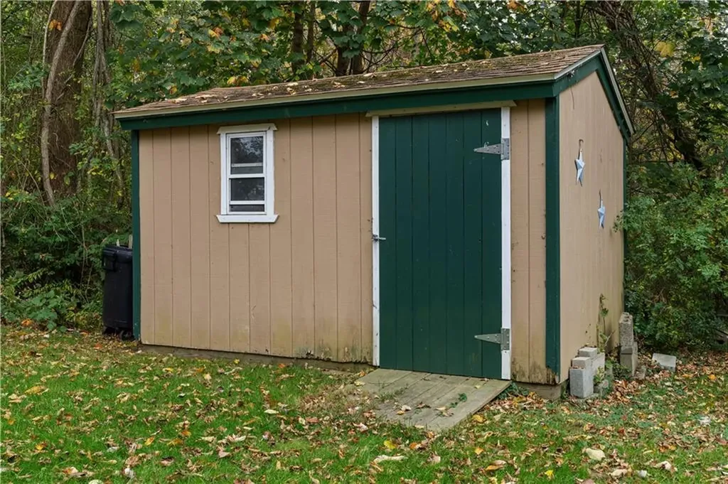 1 Hanley Lane Warren RI 02885