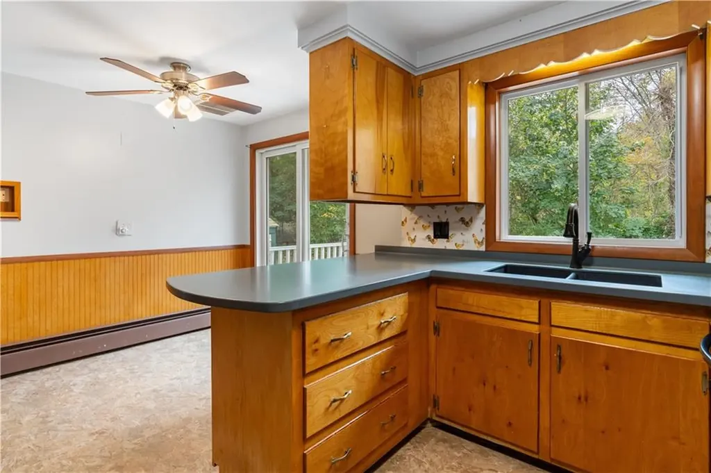 1 Hanley Lane Warren RI 02885