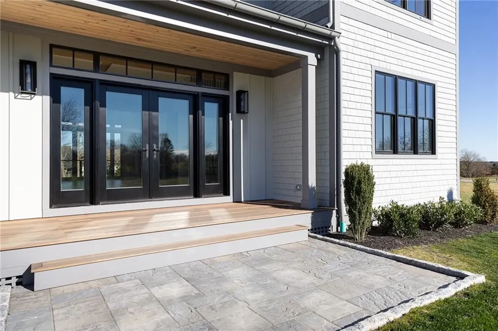 1 Stone Bridge Drive Middletown RI 02842