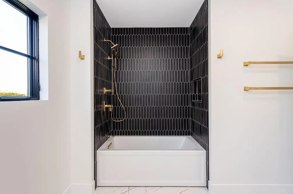 1 Stone Bridge Drive Middletown RI 02842