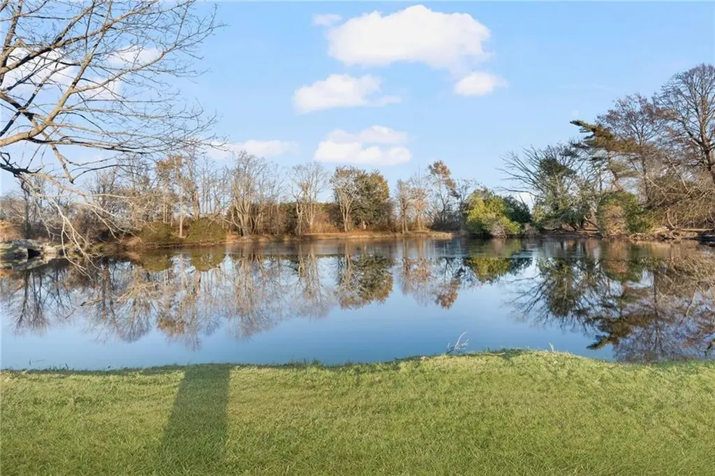 1 Stone Bridge Drive Middletown RI 02842