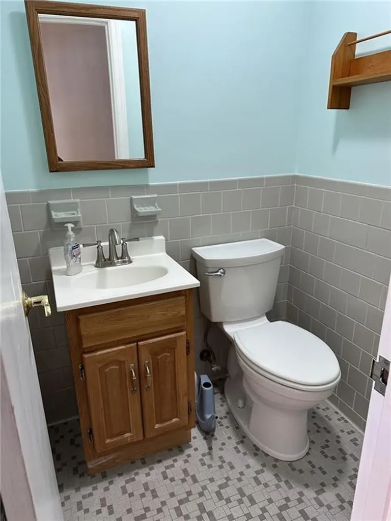 203 Lincoln Avenue Barrington RI 02806