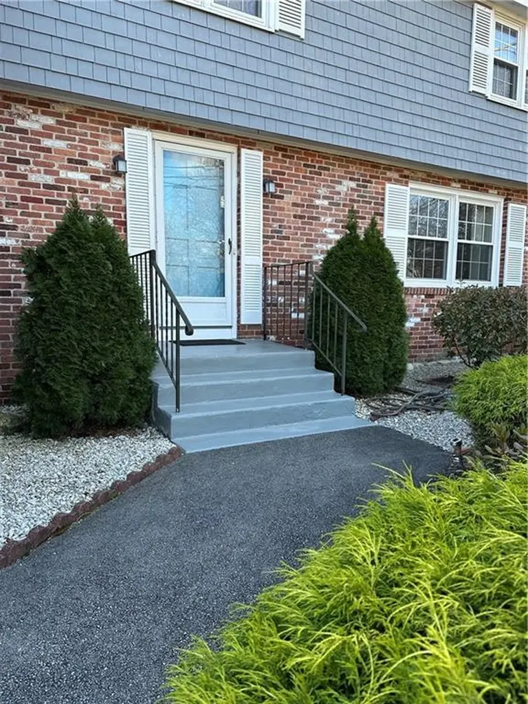 203 Lincoln Avenue Barrington RI 02806