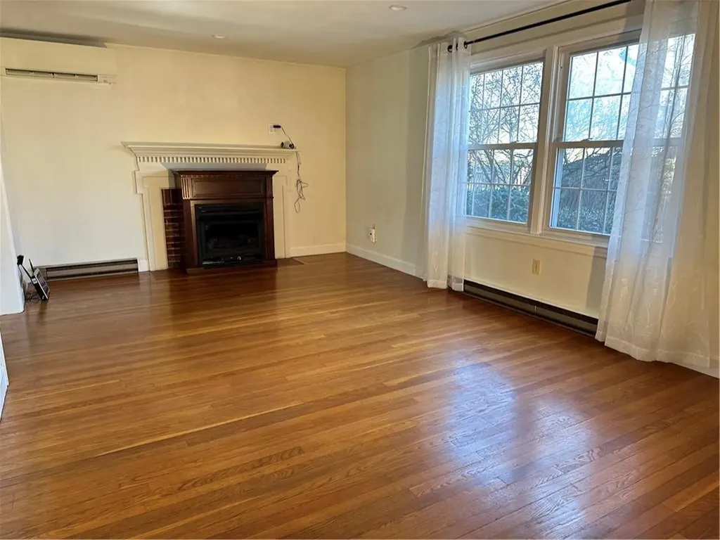 203 Lincoln Avenue Barrington RI 02806