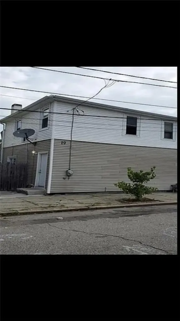 19 Warren Street Providence RI 02907
