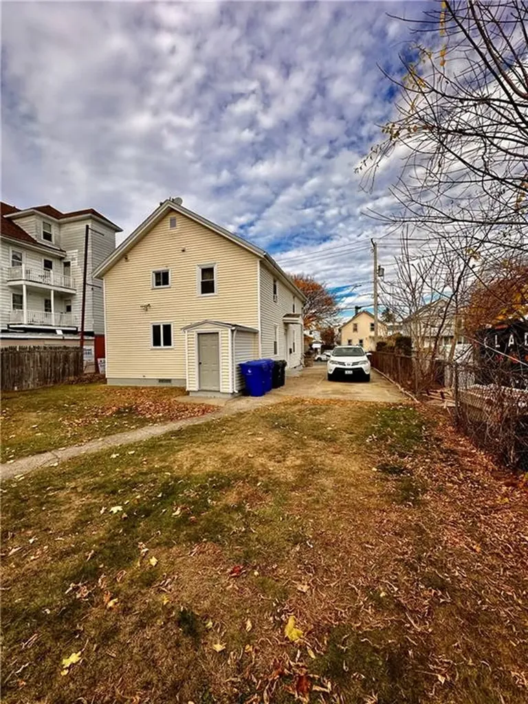189 East Street Pawtucket RI 02860