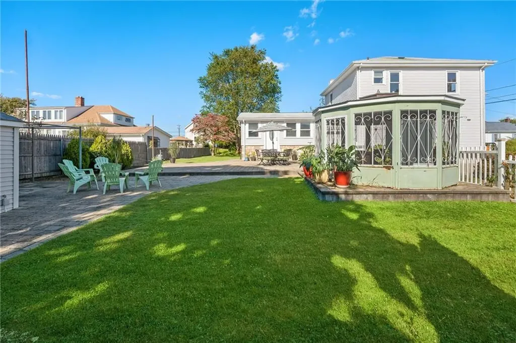 17 Elder Avenue East Providence RI 02915