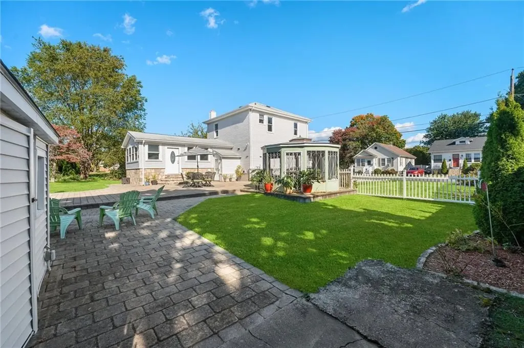 17 Elder Avenue East Providence RI 02915