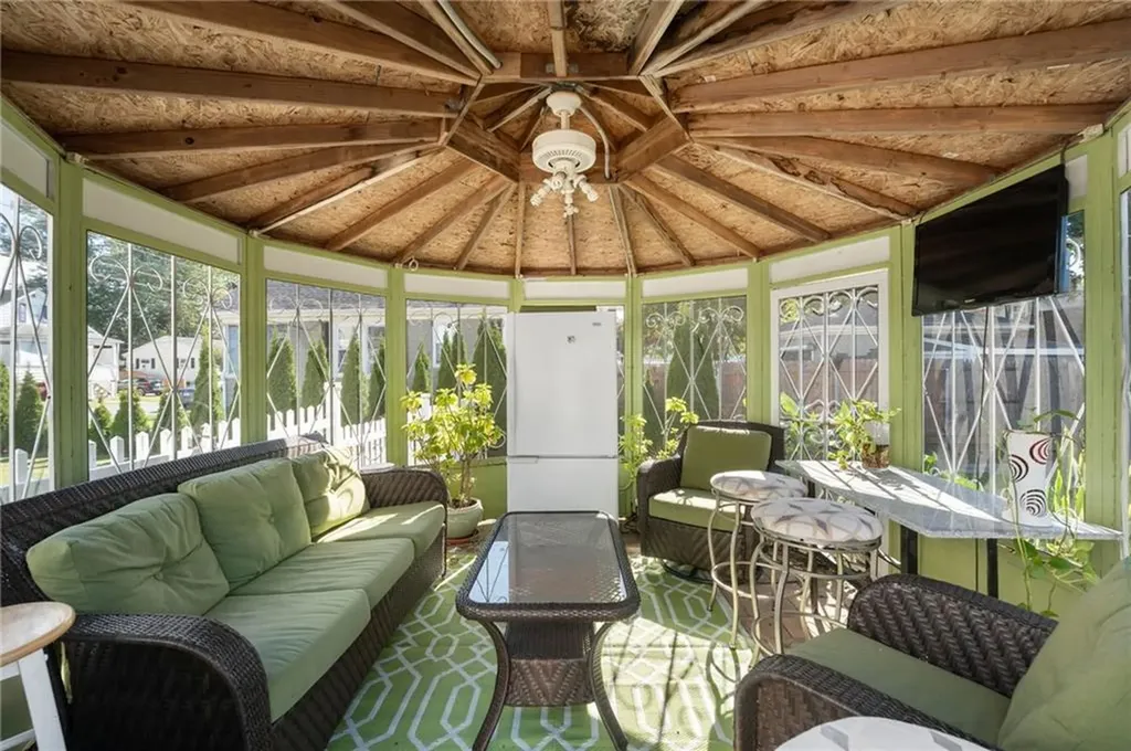 17 Elder Avenue East Providence RI 02915