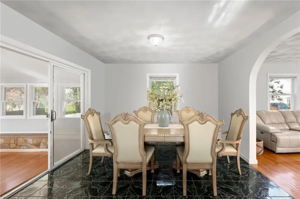 17 Elder Avenue East Providence RI 02915