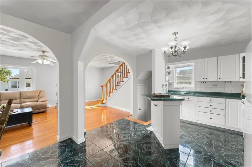 17 Elder Avenue East Providence RI 02915