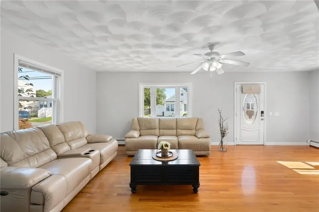 17 Elder Avenue East Providence RI 02915