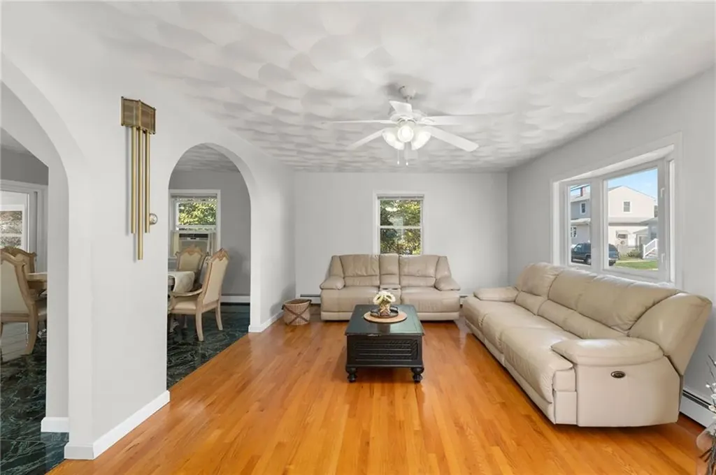 17 Elder Avenue East Providence RI 02915