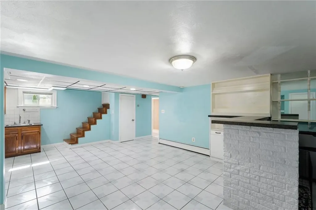 17 Elder Avenue East Providence RI 02915