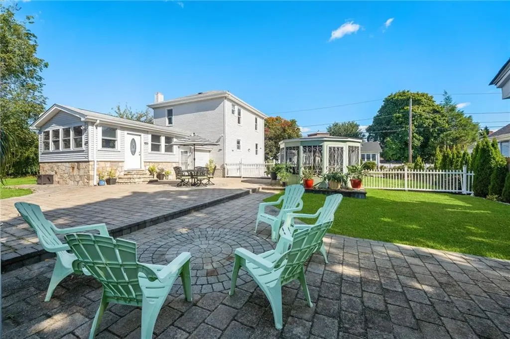 17 Elder Avenue East Providence RI 02915