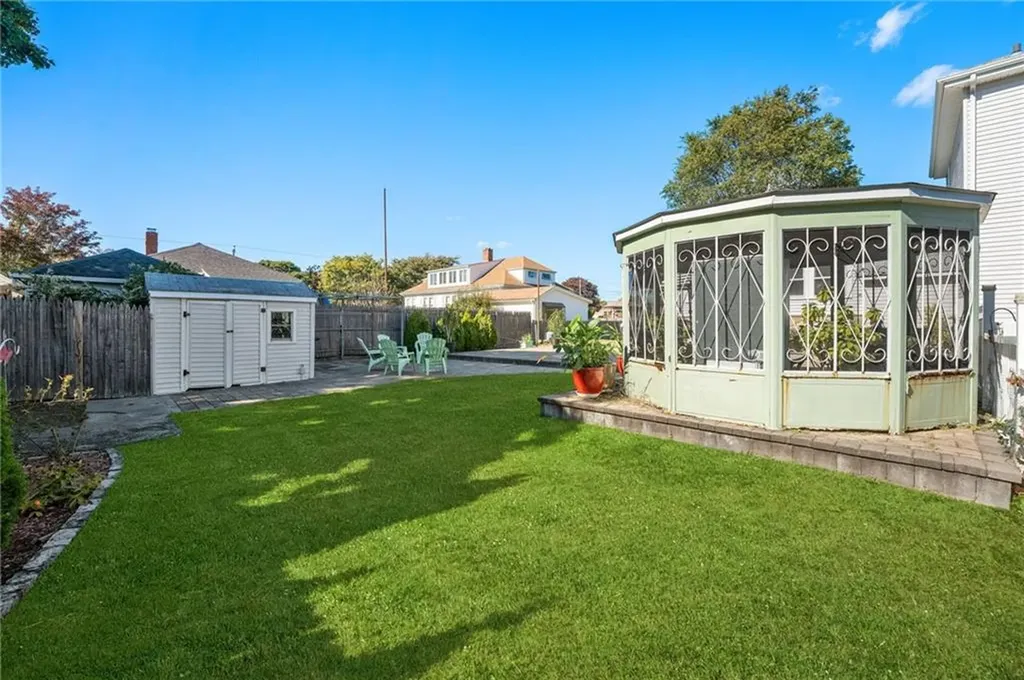 17 Elder Avenue East Providence RI 02915