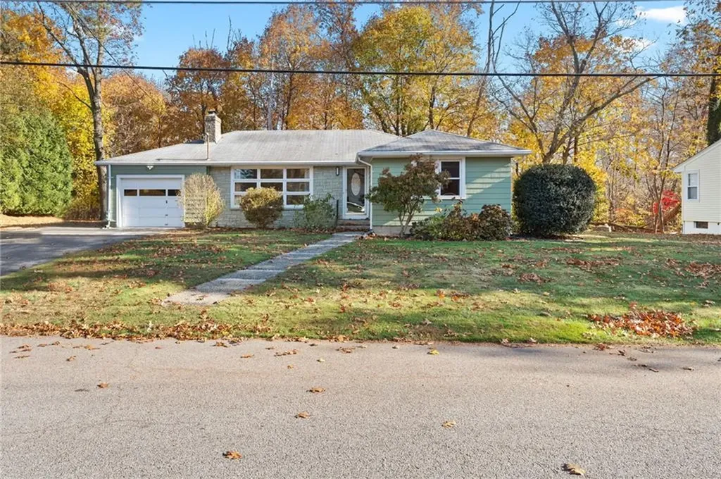 24 Craig Road Warwick RI 02886
