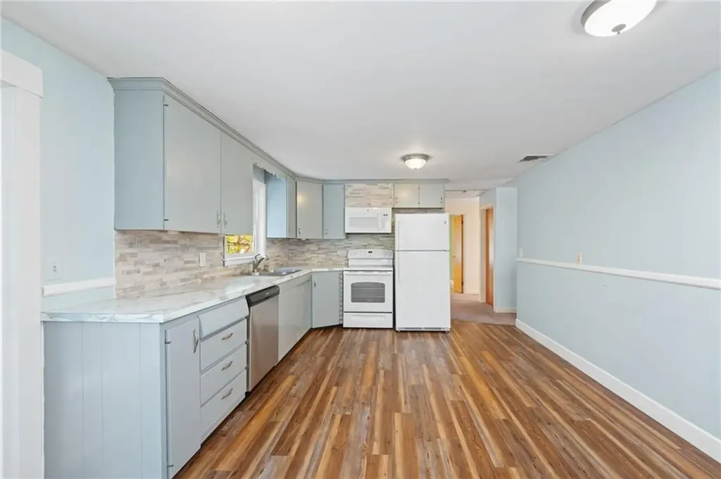 24 Craig Road Warwick RI 02886