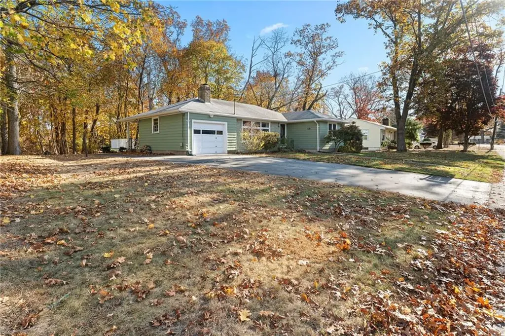 24 Craig Road Warwick RI 02886