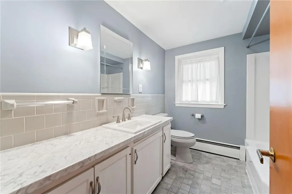 24 Craig Road Warwick RI 02886