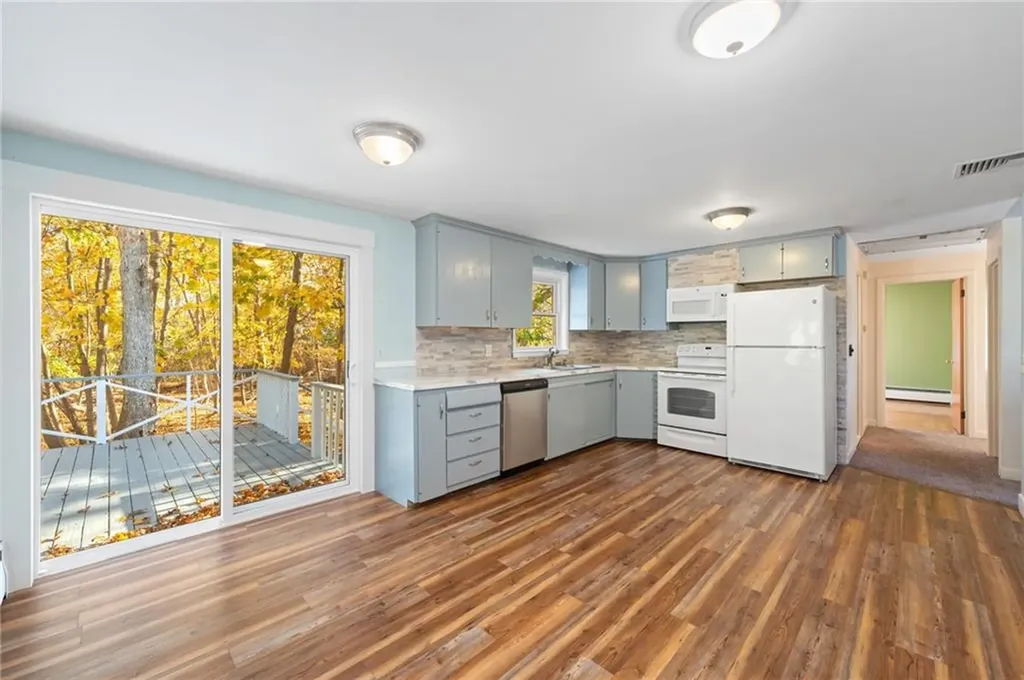 24 Craig Road Warwick RI 02886