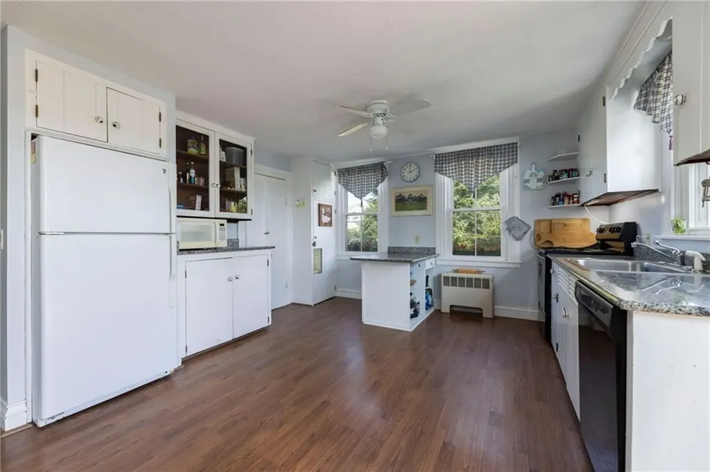 14 Knowles Avenue Westerly RI 02891