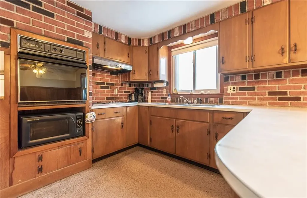 530 Oakland Beach Avenue Warwick RI 02889