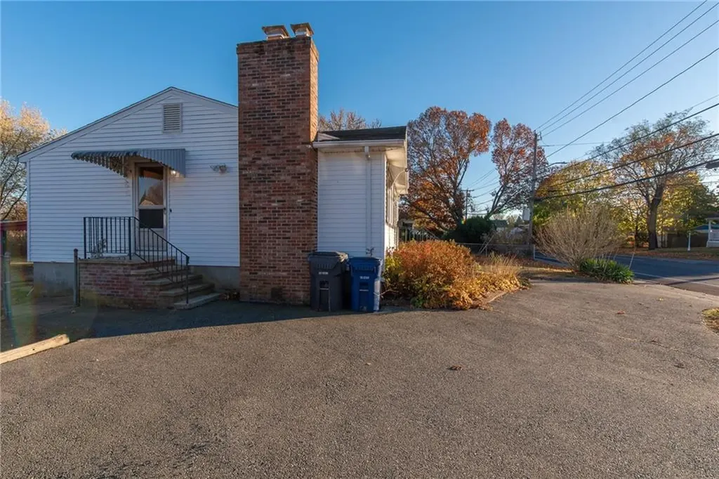 530 Oakland Beach Avenue Warwick RI 02889
