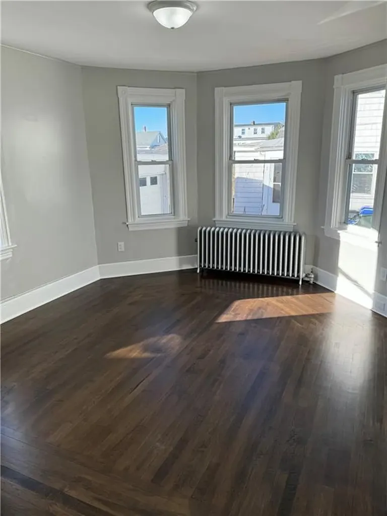 106 Commodore Street Providence RI 02904