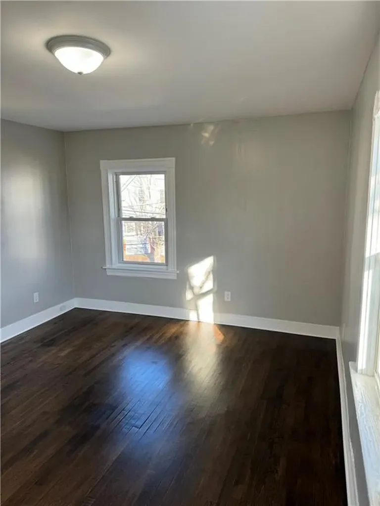 106 Commodore Street Providence RI 02904