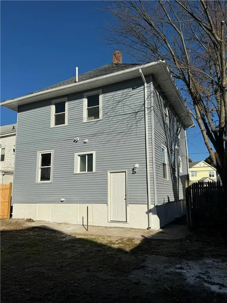 106 Commodore Street Providence RI 02904