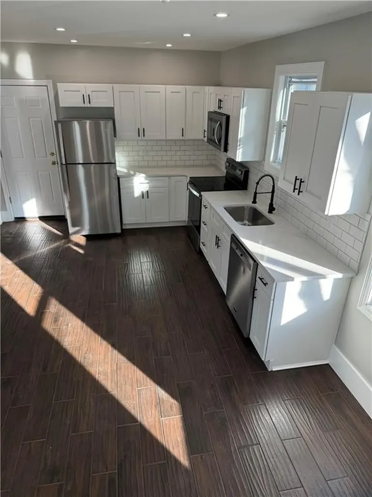 106 Commodore Street Providence RI 02904
