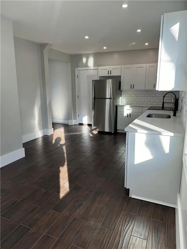 106 Commodore Street Providence RI 02904