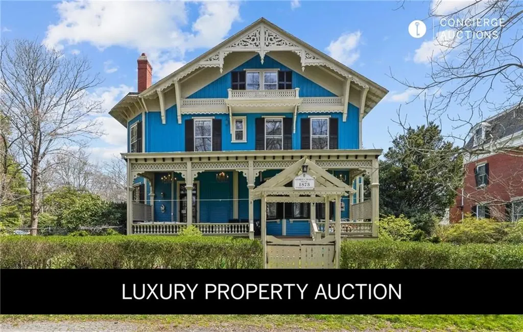 43 Old Beach Road Newport RI 02840