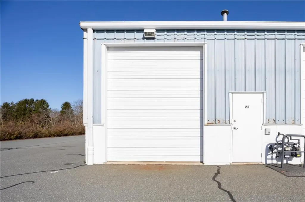1678 East Main Road Portsmouth RI 02871