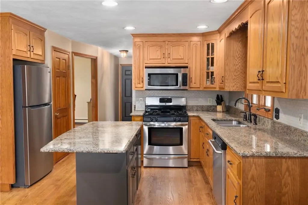 33 Southbury Road Cumberland RI 02864