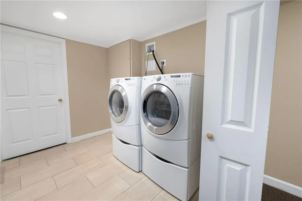 33 Southbury Road Cumberland RI 02864