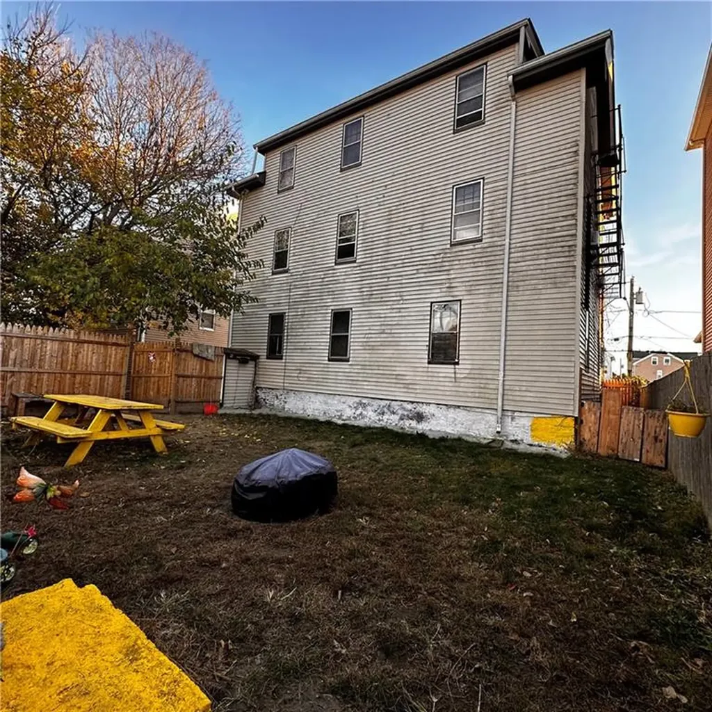 93 Laban Street Providence RI 02909