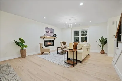 240 Meadow View Lane Tiverton RI 02878