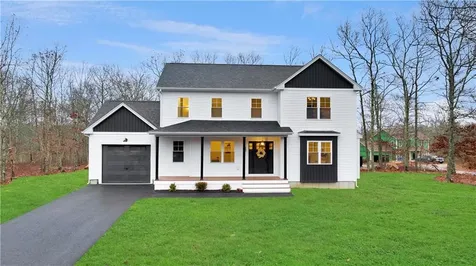 240 Meadow View Lane Tiverton RI 02878