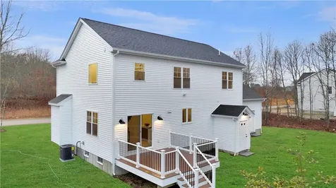 240 Meadow View Lane Tiverton RI 02878