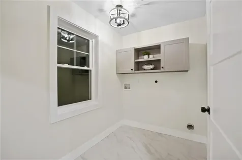 240 Meadow View Lane Tiverton RI 02878