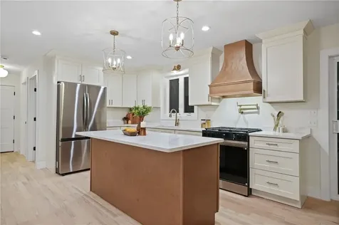 240 Meadow View Lane Tiverton RI 02878