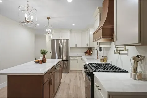 240 Meadow View Lane Tiverton RI 02878